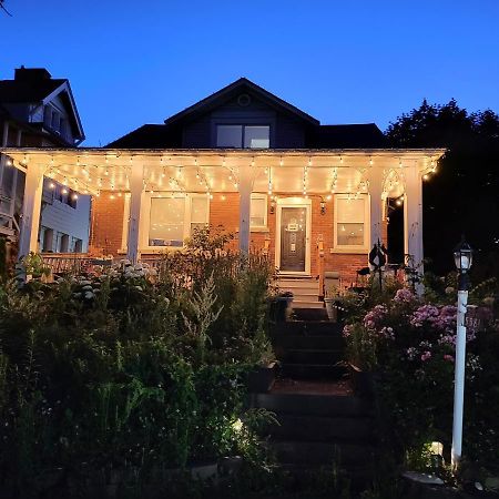 Serene Niagara Guest House エクステリア 写真