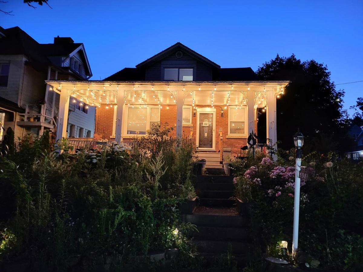 Serene Niagara Guest House エクステリア 写真