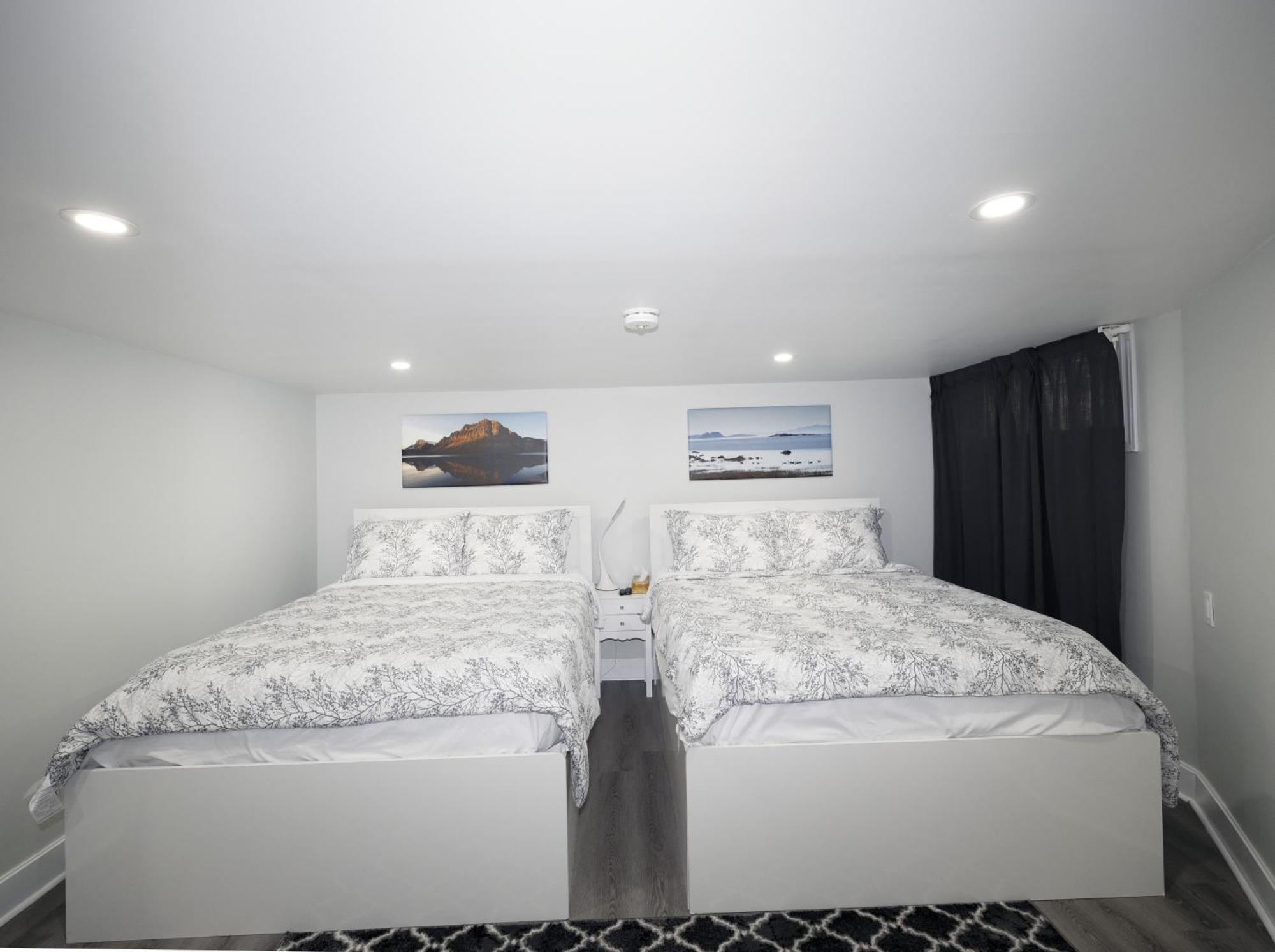 Serene Niagara Guest House エクステリア 写真
