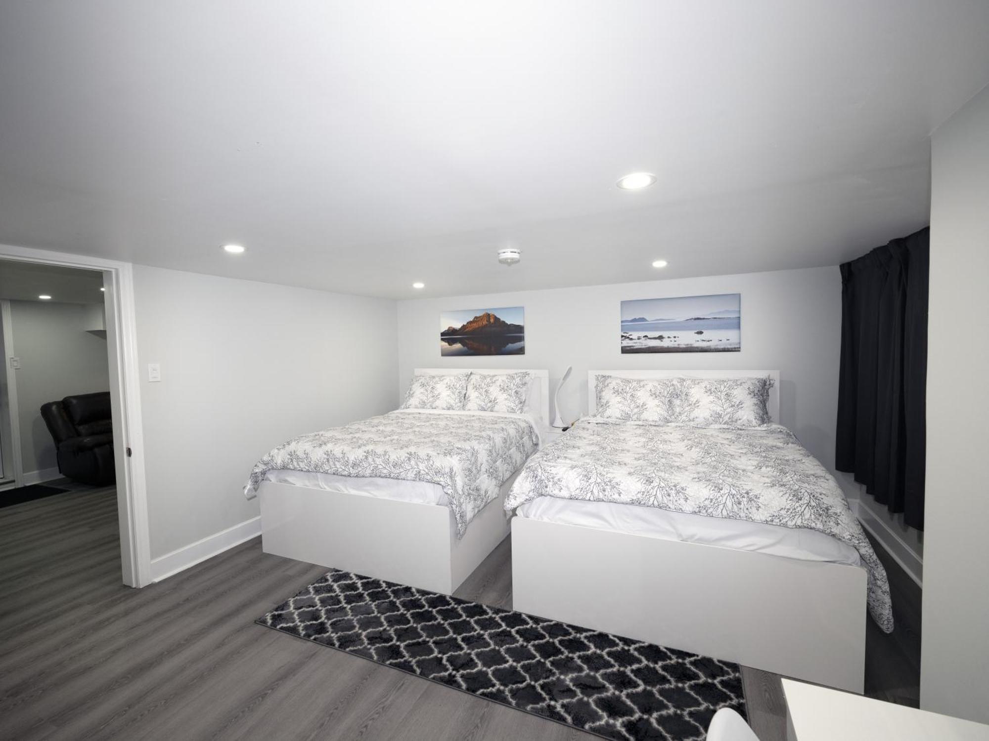 Serene Niagara Guest House エクステリア 写真
